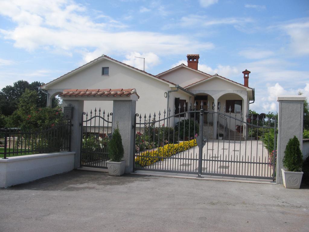 Apartment Borna Pazin Εξωτερικό φωτογραφία